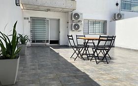 Departamento para 4 personas, con cochera, a metros del centro de la ciudad